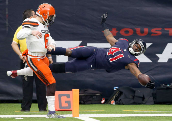 Zach Cunningham went all out on his pick-six of Baker Mayfield.